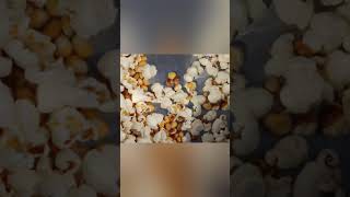 who wants to eat popcorn?? 🍿🍿😍 Most satisfying😂