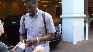 Thaddeus Young, NBA Player for 76ers, signing several autographs - TopSignatures.com