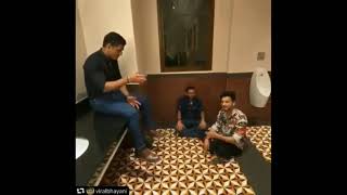 Ms Dhoni & Friends Sing song in Washroom/Bathroom