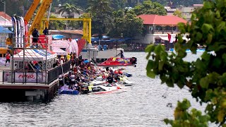 Suasana menonton balapan F1 powerboat balige dari pinggir danau toba