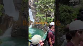 Reality vs Instagram Johnston Canyon #travel #nature #dulich #instagramvsreality #johnstoncanyon