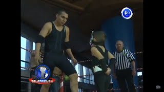 Alonso Castillo escuela de lucha libre salvadoreña en la arena triple c