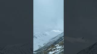 Ladakh Road trip | snowfall | Beautiful Valley | #shorts #shortsfeed #trendingshorts