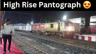 Swarna Jayanti Rajdhani Express With High Rise Pantograph Arriving Palanpur Junction