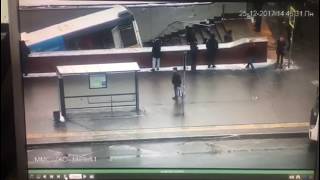 Shocking video!!!Bus crash in Moscow. Der Autounfall in Moskau Dezember 2017