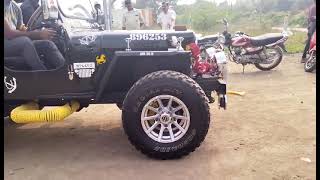 Mahindra di modified Jeep 4x4