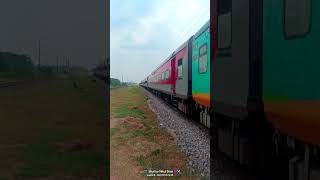 18237 || Chhattisgarh Express (KRBA) Korba - (ASR) Amritsar Junction 90 kmph Crossing #shorts #train