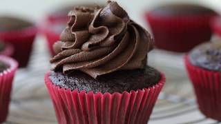 Easy one-bowl chocolate cupcakes