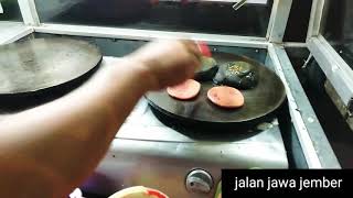 Street food jalan jawa burger hitam!! Jember