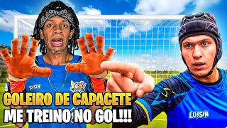 O Goleiro de Capacete Me Treinou Pra Ser GOLEIRO!