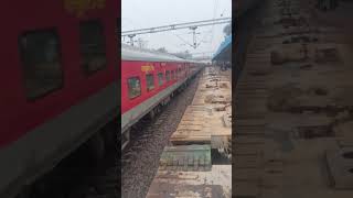 12189 || Mahakoshal Express (JBP) Jabalpur - (NZM) Hazrat Nizamuddin skip sonagir #shorts #train