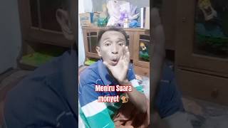 meniru suara monyet