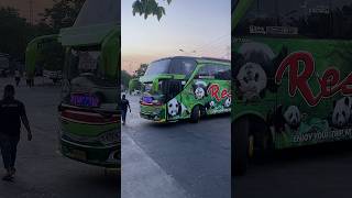 Bus Restu Panda Parkir Di Terminal Bungurasih Tunggu Jam Berangkat