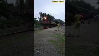 kurigram shatol train at Tista railway station #train #viral