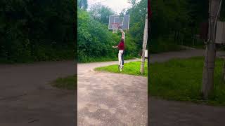 Данк камешком) #dunk #basketball #nba #sport #trickshots #harlemglobetrotters #frestyle #freestyle