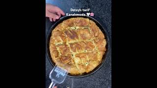 YALANCI SU BÖREĞİ HER YİYENİN TARİFİNİ İSTEDİĞİ MUHTEŞEM SOSUYLA ARADIĞINIZ BÖREK 🥰 #keşfet  #yummy