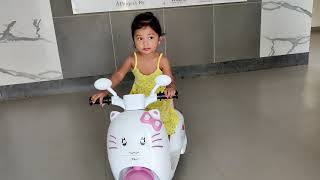 Little girl Aanya ride on Scooty like real one on the rode/ New Toy house kitty Scooty/