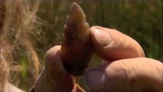 Making an Arrow Head From Flint (Flint Knapping)