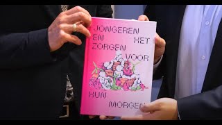 Aanbieding inspiratiebundel 'Jongeren en hun zorgen voor morgen'