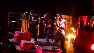 Pierce the veil live