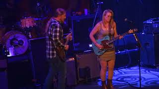 TEDESCHI TRUCKS BAND - Just Won't Burn  (Susan Tedeschi) - LIVE @ "Le Trianon" PARIS le 12/11/2022