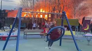 Mom with a child, as if nothing had happened, swings on a swing (Russia)😂😂