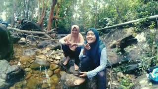 Mandi pagi di air terjun buhir