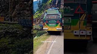 Very Risky Bus Crossing On Kishtwar-Padder Road😱😱 || #trending #shorts