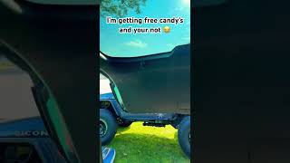 I’m getting free candy’s and your not 😂(READ THE PINNED COMMENT) #shorts