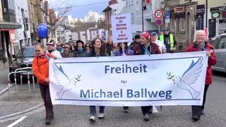 Aufzug von Zuffenhausen zur JVA Stuttgart Stammheim #FreeMichaelBallweg