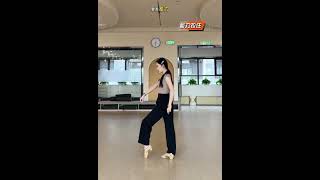 Latin#dance 上重心怎么推动骨盆￼