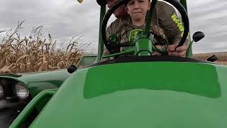 Picking corn at Von Bergens customer appreciation day! 4K