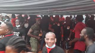 soloku is powerful than one corner dance 🕺look @ how soldiers are killing the dance hahaha