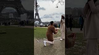 Fui pedida em casamento na nossa viagem 🥹💗 em frente a Torre Eiffel