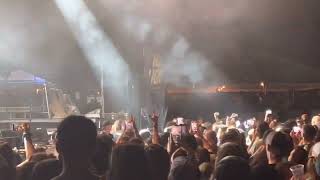 #Beartooth- The Last Riff- LIVE- Caleb plays Guitar and goes into crowd