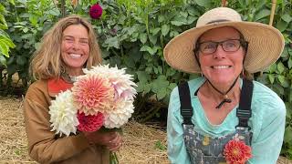 201. Looking at second year seedlings with Julie from @williwildflower who is an amazing designer.