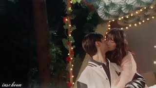 lovely runner kiss scene