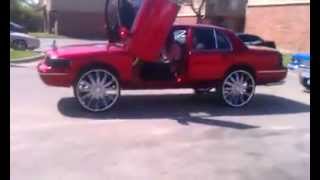 Crown Vic On 28s in Dallas Showin Out