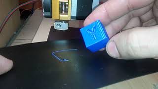 3D PRINTER BUILD PART 8 - FIRST PRINT ON THE MAGNETIC BED TAPE - PRINTARE PE PAT MAGNETIC