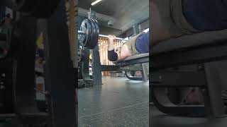 290 lbs bench x3 paused     deload bench