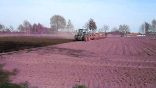 Fendt 930 aan het ploegen met kuhn 6 schaar