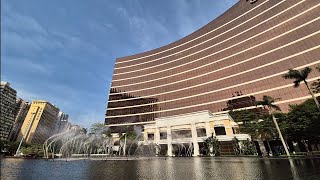 Performance Lake At Wynn Macau - Money Money By Joel Grey & Liza Minnelli (daytime)