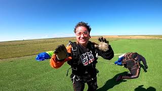 50 años por todo lo alto 🔝 | Salto en Paracaídas | Skydive MADRID