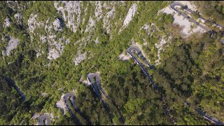 Дрон сече завоите (Kotor Serpentine from above)