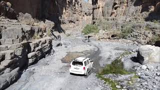 Driving in Omani’s Grand Canyon, The Wadi Ghul (chase by drone)