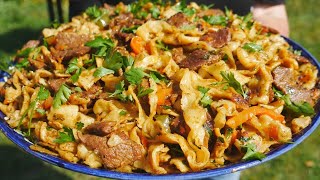 Цуйван, монгольская  лапша с мясом и овощами в казане.