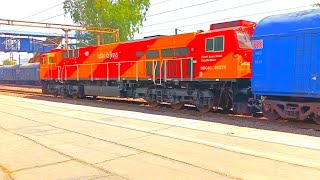 Red hourse of Indian railways pulled 235 wagons MAALGAADI #trainvideos