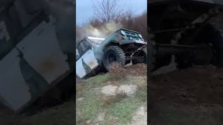 УАЗ 469 на экстрим резине выскакивает из канавы #оффроад #offroad #джиперы #uaz #бездорожье #уаз469