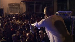 Kola Loka Negüe - Improvisando Carnavales 2008 Santiago de Cuba (En vivo)