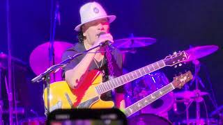 Carlos Santana singing Maria Maria at the House of Blues in Vegas